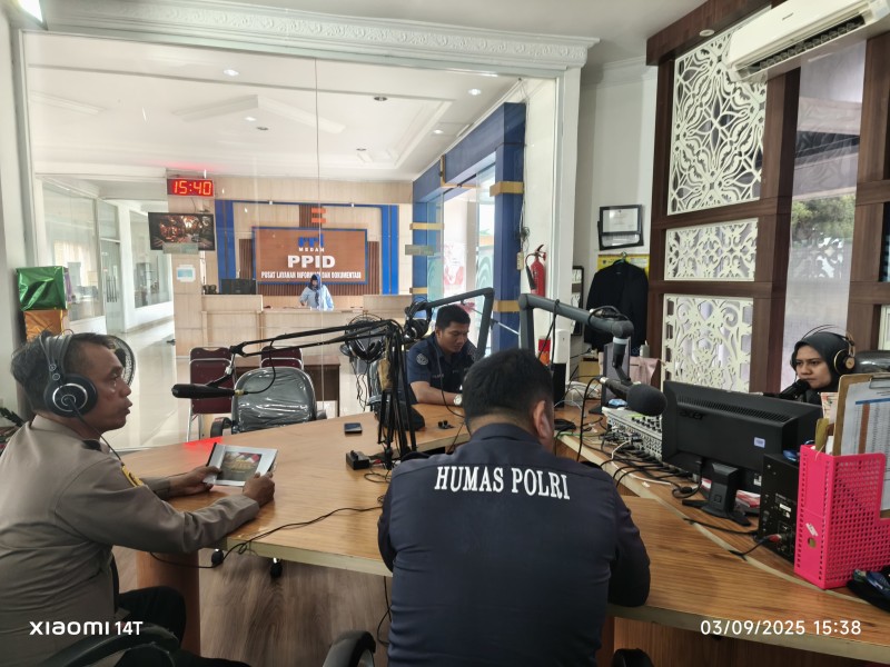 Patroli, Pos Kamling Hingga Jum'at Curhat : Polsek Medan Kota Hadir untuk Warga