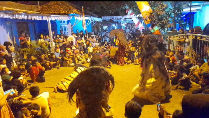 Semarakkan Penutupan Bulan 1 Suro, Warga Tambahrejo Hadirkan 5 Barongan