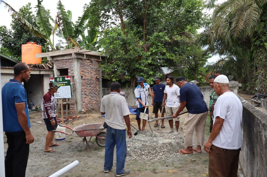 TMMD ke 124 Kodim 0320/ Dumai Membuat Sumur Bor dan Fasilitas Sanitasi di Wilayah Kelurahan Bukit Kayu Kapur