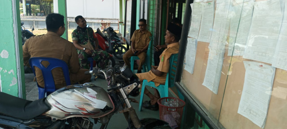 Serda Syahrul Ismail Bersama Perangkat Kelurahan Giatkan Komsos di Teluk Belitung