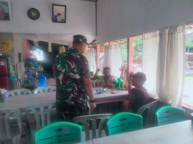 Komsos Babinsa Koramil 06/Merbau Perkuat Ideologi Pancasila di Masyarakat