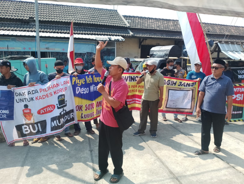 Tak Ada Kemajuan, Warga Masyarakat Desa Winong Pati Desak Kadesnya Segera Mundur