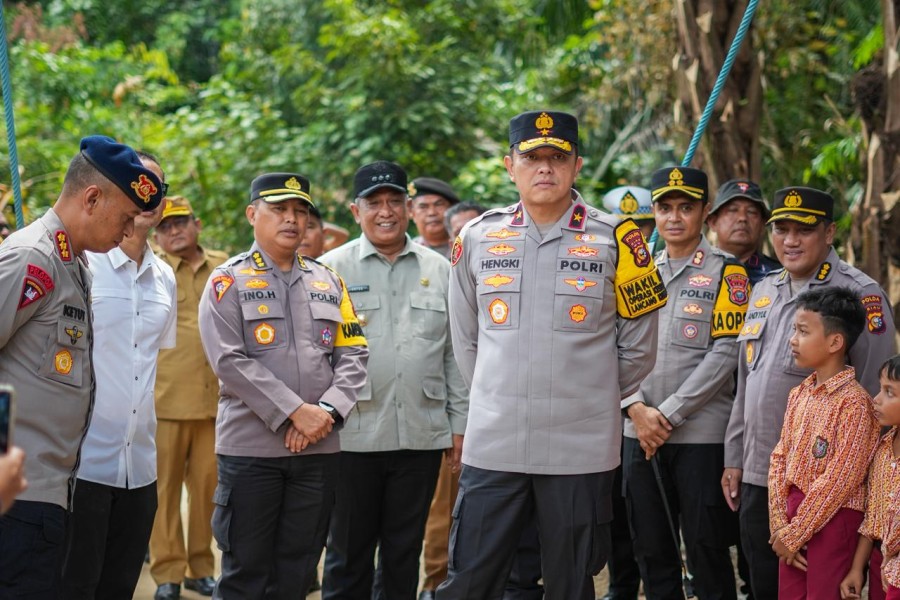 Wakapolda Riau Tinjau Pembangunan Jembatan Gantung Merah Putih Presisi di Rohul