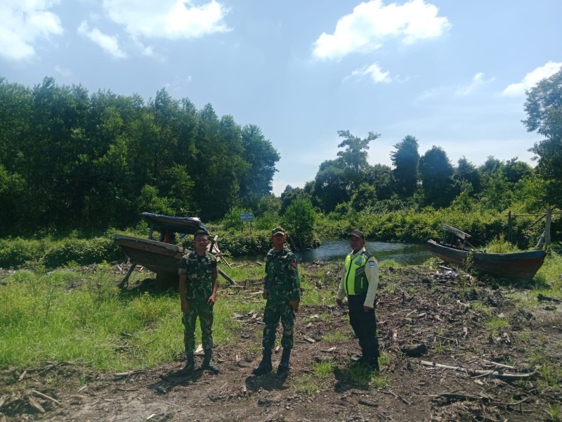 Tak Temukan Asap dan Titik Api, Babinsa Koramil 06/Merbau Tetap Perketat Patroli Karhutla di Meranti