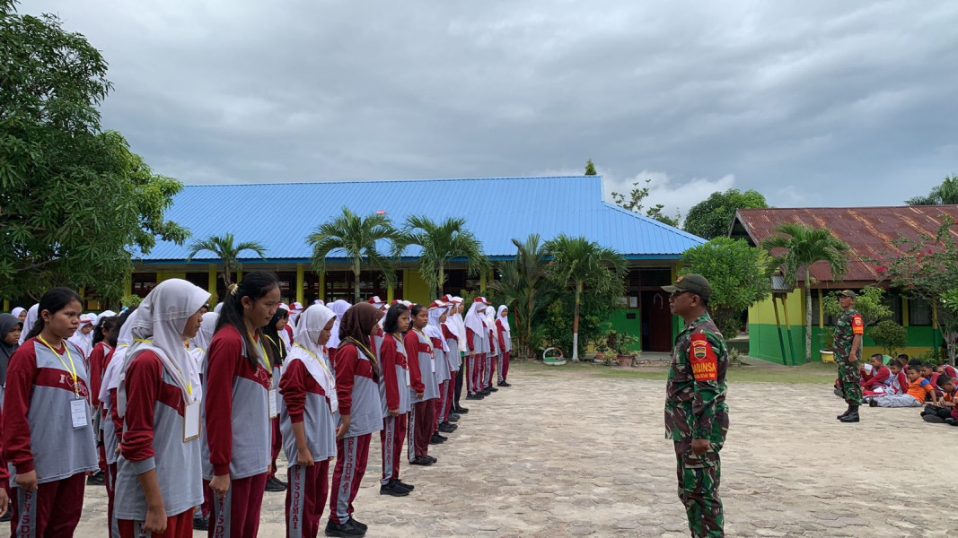 Pelatihan PBB di SMPN 5 Diberikan Babinsa Koramil 02