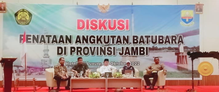 Diskusi Penataan Angkutan Batubara, Dirlantas Polda Jambi : Aplikasi Simpang Bara Solusi Agar Lebih Tertib