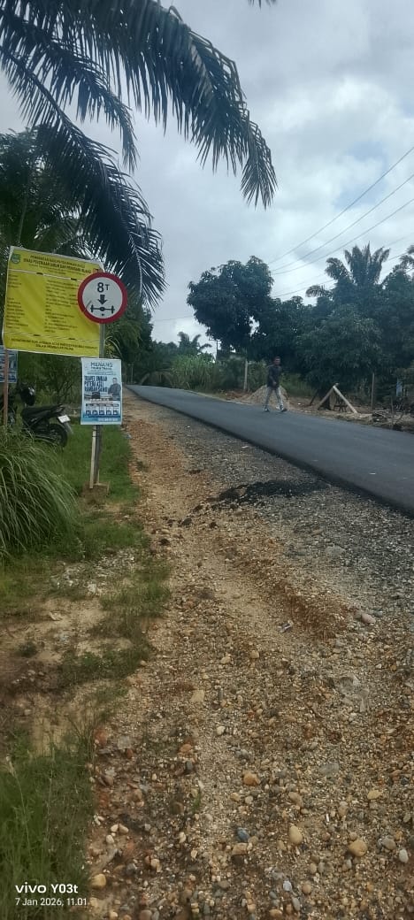 Infrastruktur Pemeliharaan Berkala Jalan KM 12 - Karya Mulya Rambah Samo Usai Pengaspalan
