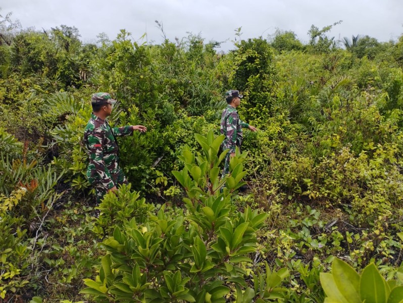 Babinsa Koramil 06/Merbau Gencarkan Sosialisasi Pencegahan Karhutla di Kepulauan Meranti