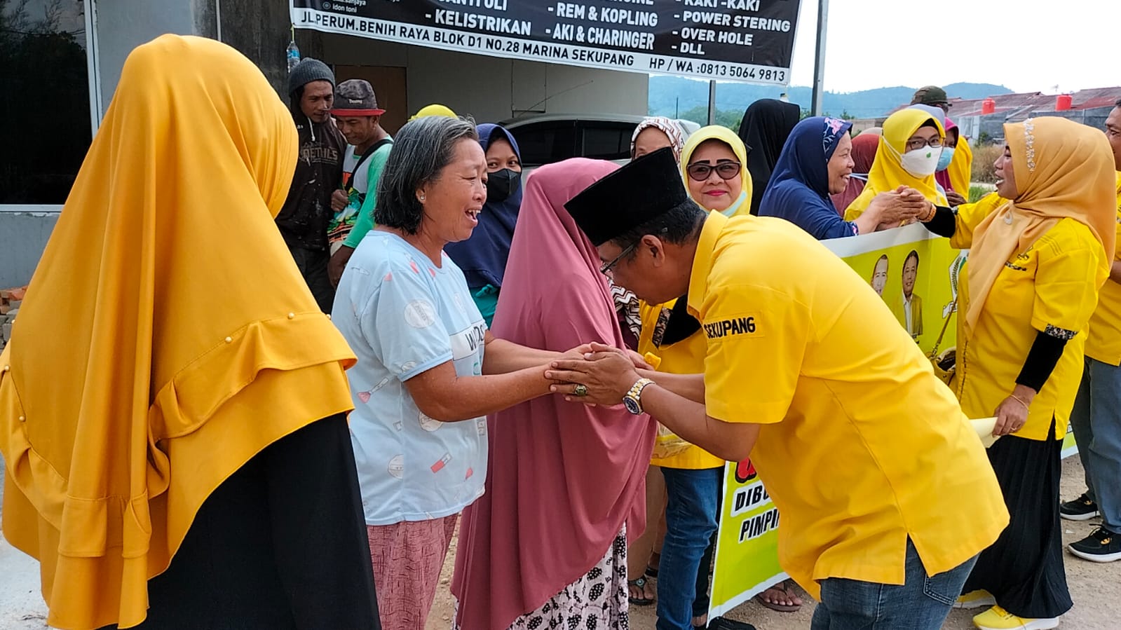 PK Golkar Sekupang Melalui Golkar Peduli Berbagi Sembako Ke Masyarakat Yang Membutuhkan