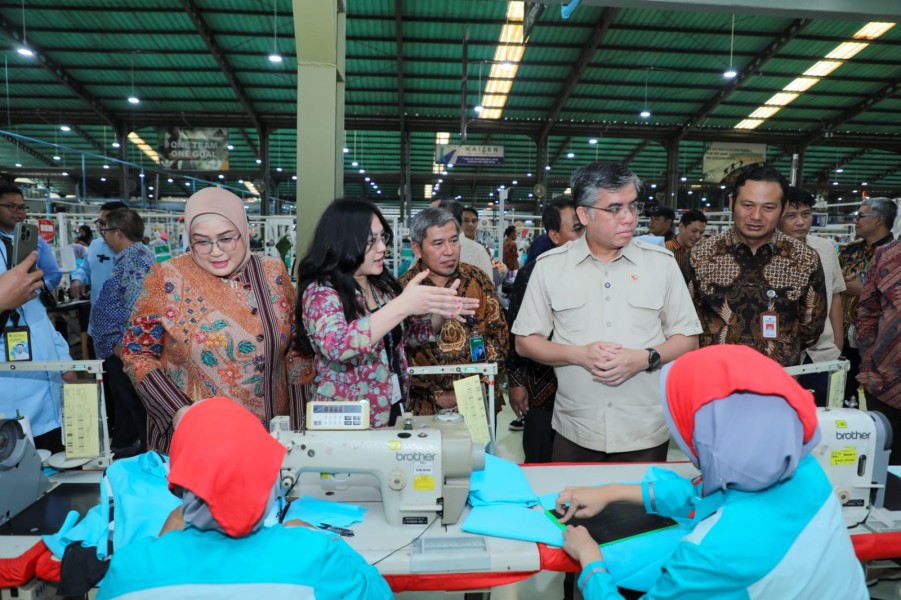 Tinjau PT Pan Brothers Tbk, Menaker Soroti Komitmen Perusahaan Mempekerjakan Penyandang Disabilitas