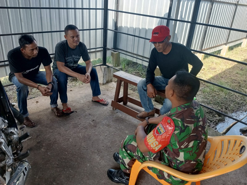 Komsos Babinsa Serda Syahrul Ismail Tekankan Penyelesaian Masalah dengan Musyawarah