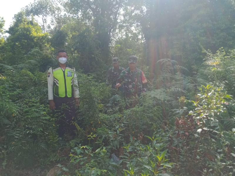 Patroli Bersama Masyarakat dan Babinsa Koramil 06 Merbau Dalam Mencegah Karhutla