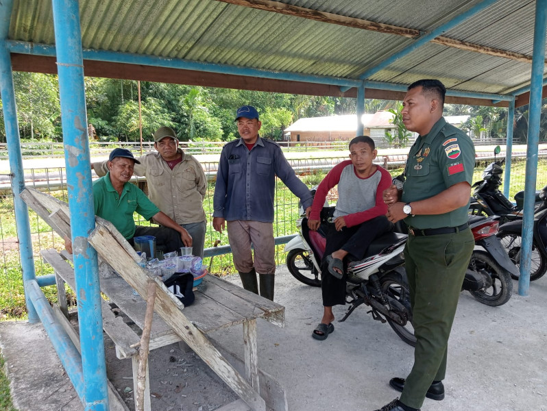 Babinsa Koramil 06/Merbau Sosialisasi Nilai Pancasila di Kampung Pancasila