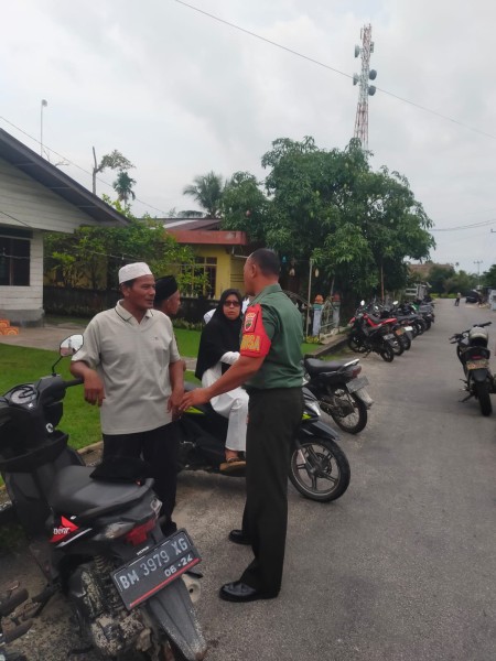 TNI dan Masyarakat Teluk Belitung Perkuat Silaturahmi Lewat Komsos