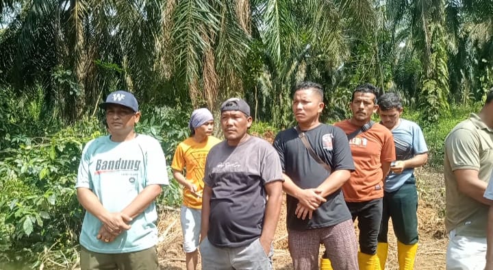 Sikap Tegas Kelompok Masyarakat Dusun Aur Candra Atas Penggalian Sungai Ibur, Berujung Pengaduan ke SatReskrim Polres Rohul