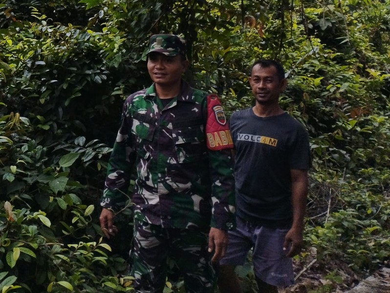 Patroli Humanis Babinsa Merbau, Edukasi Warga Kunci Cegah Kebakaran Hutan