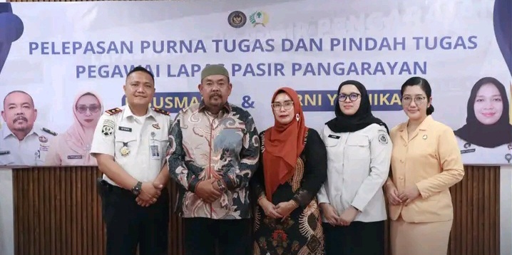 Pelepasan Purna Bakti Bapak H Busmar dan Ibu Arni Yusnika Penuh Cinta dan Keharuan