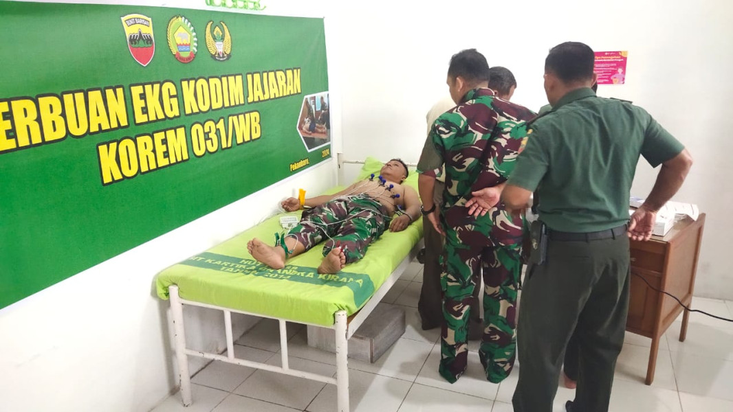 Pastikan Personil Selalu Dalam Keadaan Sehat, Letkol Inf Antony Tri Wibowo Memimpin Pelaksanaan Pemeriksaan EKG