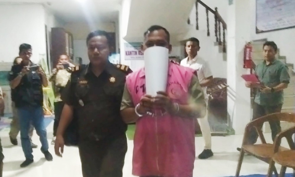 Kejari Rohul Tahan Mantan Kades Kepenuhan Raya, Diduga Korupsi PADes