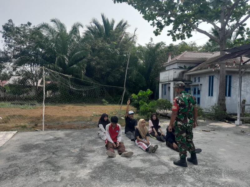 Pratu Hutagalung Bangun Kedekatan dengan Warga Teluk Belitung Melalui Komsos Kampung Pancasila
