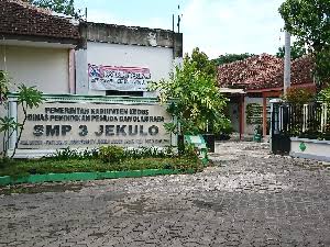 Masuk Sekolah di SMP 3 Jekulo Harus Bayar Jutaan Rupiah, Wali Murid : Untuk Beli Bangku