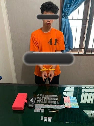 Diduga Edarkan Sabu, Seorang Pria Ditangkap di Rumah Kosong, Polisi Sita Timbangan Digital dan Puluhan Plastik Klip
