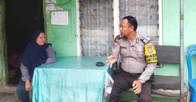 Kapolsek Sukajadi Mengadakan Sambang Desa Door To Door