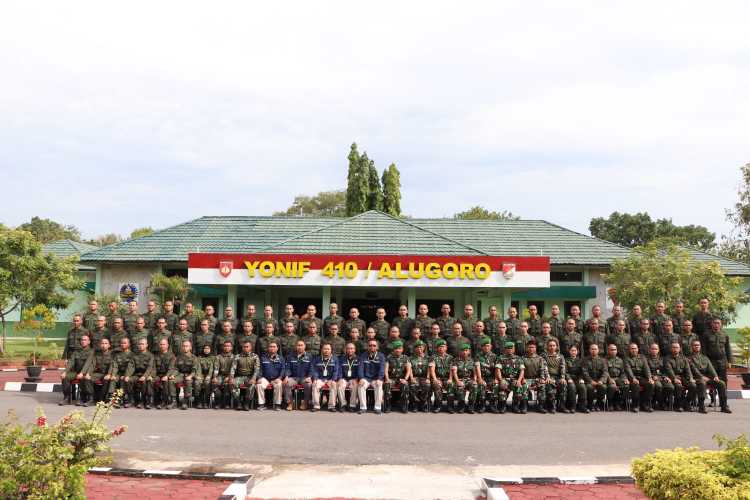 Sambut Para Peserta PEM Akamigas Dalam Rangka Pembentukan Kedisiplinan Dan Karakter di Mako Yonif 410/Alugoro