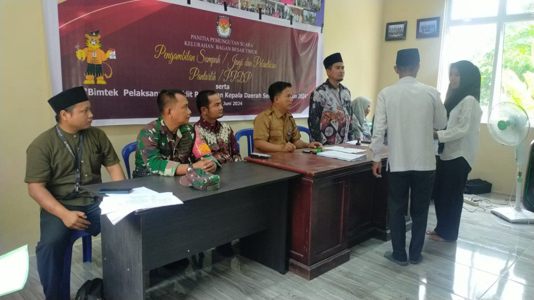 Babinsa Hadiri Pelantikan Petugas Pantarlih di Kelurahan Bagan Besar Timur