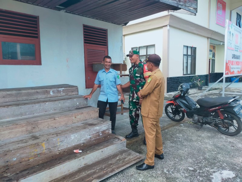 Babinsa Koramil 06/Merbau Tanamkan Nilai Pancasila Lewat Komsos di Kampung Pancasila