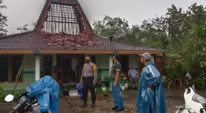 Akibat Hujan Deras Disertai Angin Kencang, Sejumlah Rumah Warga di Kabupaten Pati Alami Kerusakan