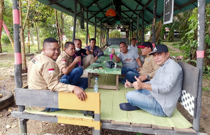 Coffee Morning Ketua MPC PP Rohul Syahmadi Malau bersama Wartawan Dan LSM 
