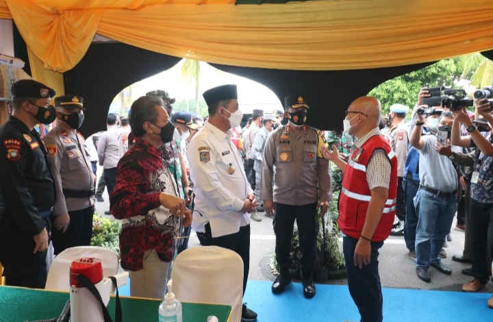 Kapolda Kepri Dan Gubernur Anshar Ahmad Meninjau Pos Terpadu Operasi Ketupat Seligi -2022 Dan Memantau Arus Mudik