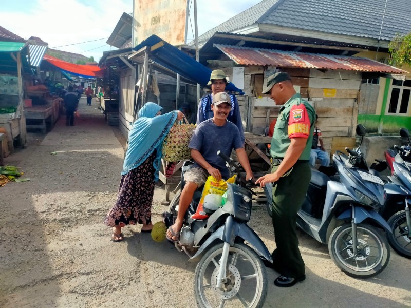 Lewat Komsos, Babinsa Tanamkan Semangat Persatuan di Kampung Pancasila