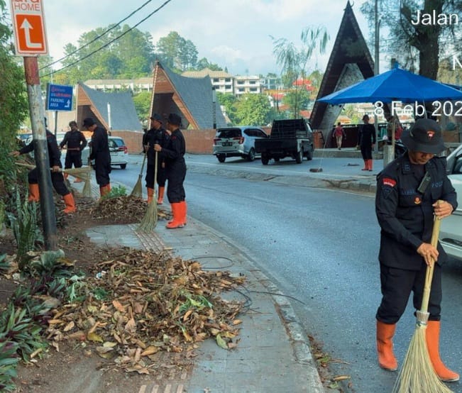 Dari Pantai Parapat untuk Indonesia Asri, Brimob Polda Sumut Bergerak Bersama Forkopimda dan Masyarakat