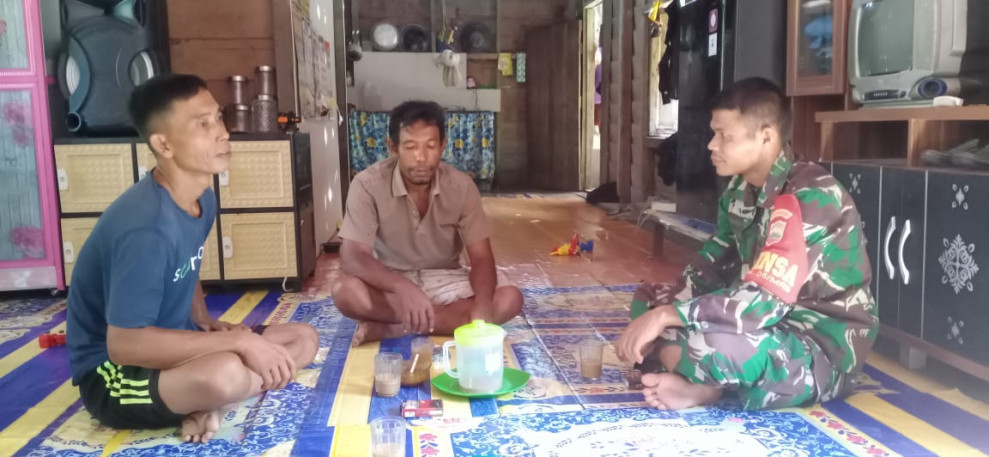 Silaturahmi di Kampung Pancasila, Babinsa Koramil 06/Merbau Pererat Hubungan TNI dan Warga