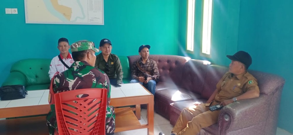 Melalui Komsos, Babinsa Koramil 06/Merbau Ajak Warga Amalkan Nilai-Nilai Pancasila