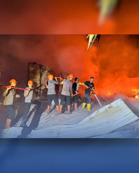Polres Pelabuhan Belawan dan Polsek Medan Labuhan Amankan Lokasi Kebakaran di Marelan