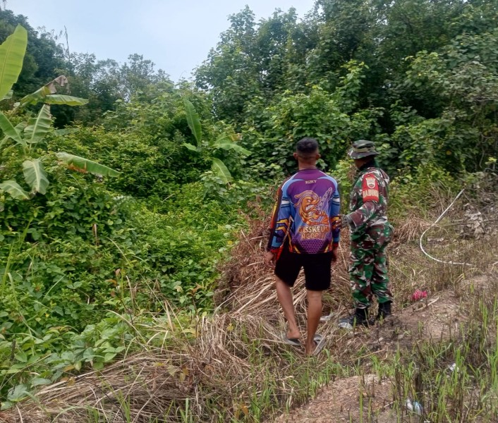 Patroli Babinsa di Mekar Sari Wujud Nyata Antisipasi Karhutla
