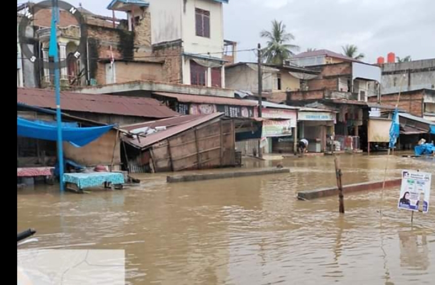 Akibat Diguyur Hujan Semalaman, Bencana Banjir Melanda Pasar Desa Kasikan