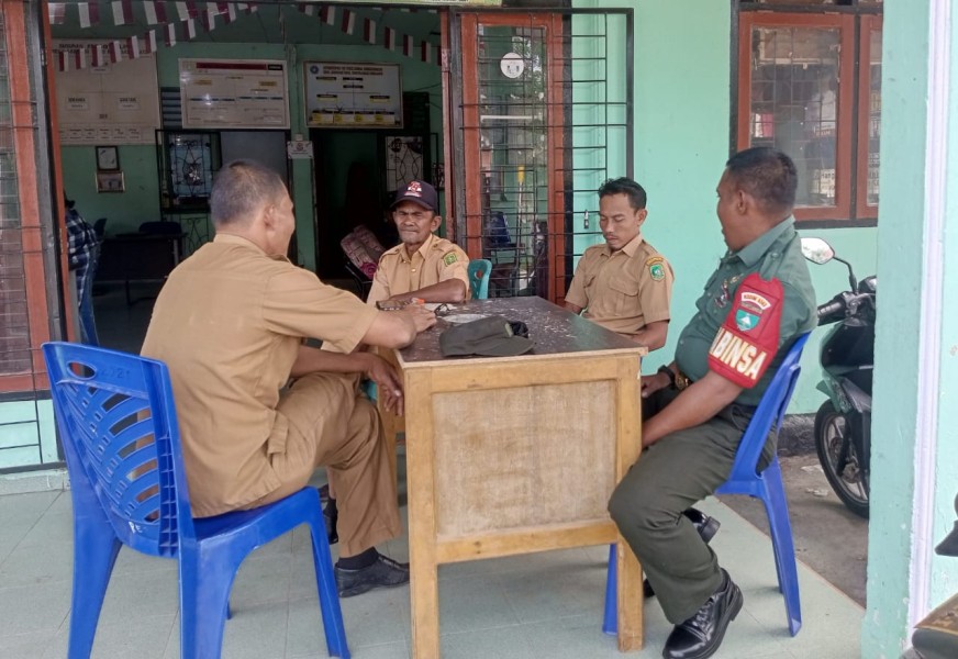 Babinsa Koramil 06/Merbau perkuat nilai kebangsaan melalui Komsos di Kampung Pancasila