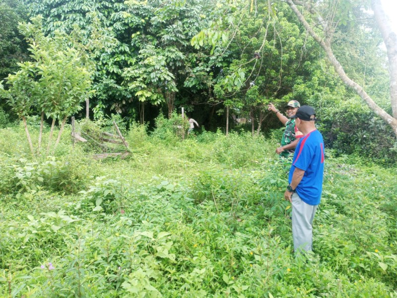 Babinsa Ajak Warga Tingkatkan Kewaspadaan Terhadap Kebakaran Lahan di Merbau