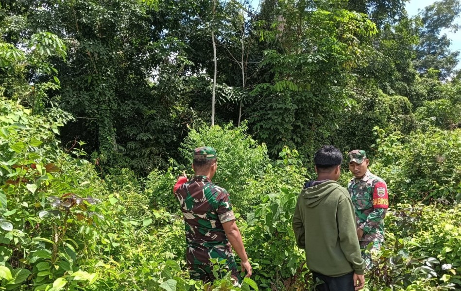 Patroli Rutin di Selat Akar, Sertu Aldo Imbau Warga Jaga Lingkungan