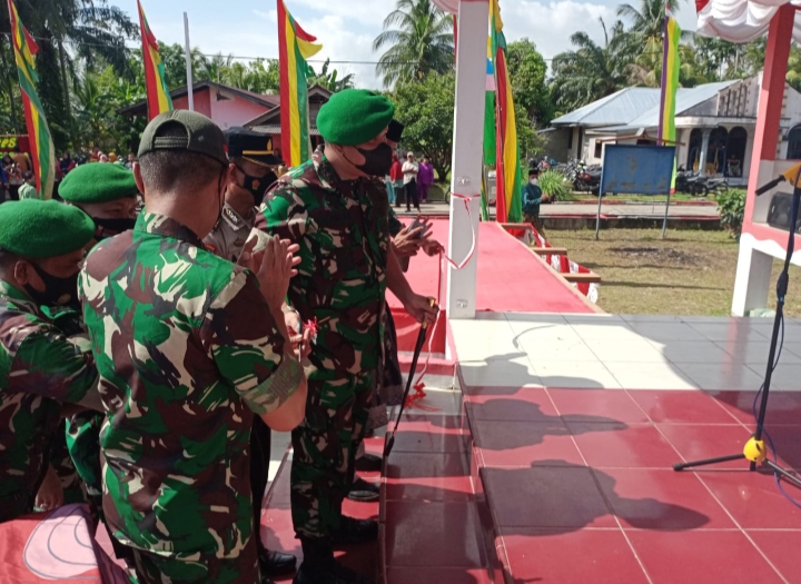 Dandim 0322/Siak Letkol Inf Faisal Resmikan Kampung Pancasila Di Sei Kayu Ara Kecamatan Sungai Apit