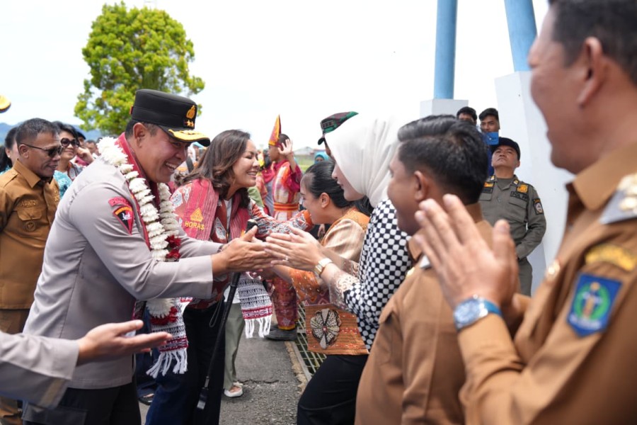 Kapolda Sumut Disambut Hangat Forkopimda Saat Tiba di Tapanuli Tengah