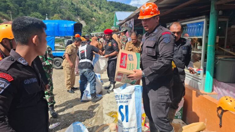 Polri Bergerak Tanpa Henti: Ribuan Warga Dievakuasi, Bantuan Dikebut ke Daerah Terisolir