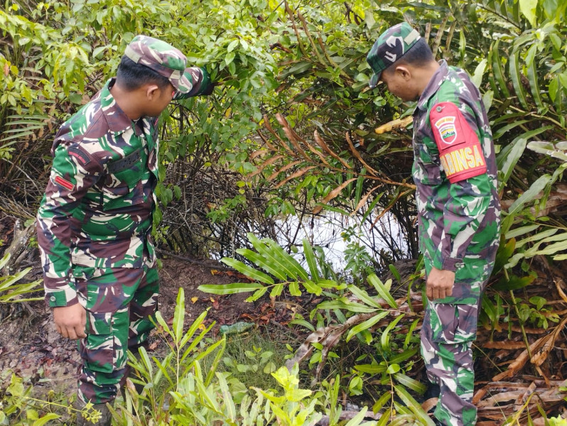 Babinsa Himbau Warga Renak Dungun Tidak Bakar Lahan Sembarangan