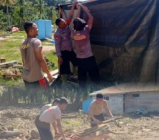 Di Tengah Pembangunan Hunian Pascabencana, Brimob Hadir Jaga Keamanan dan Kenyamanan Warga Batang Toru