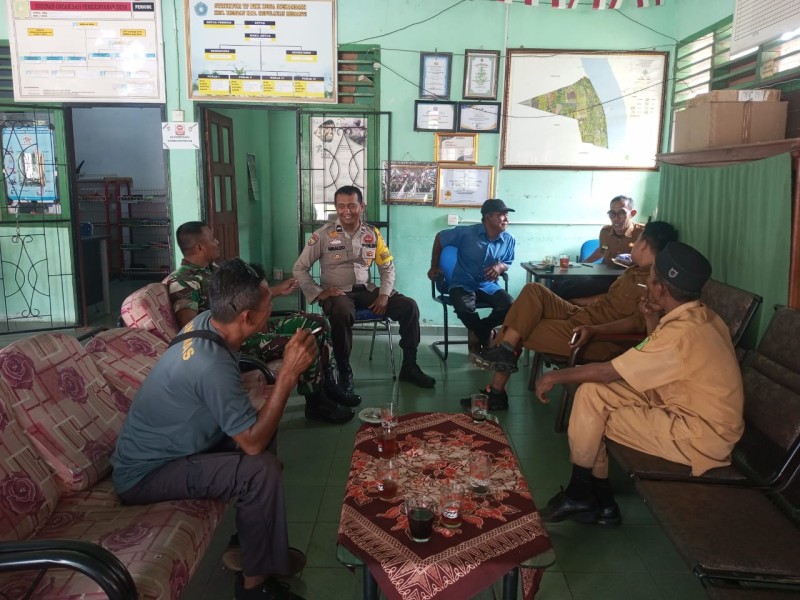 Bangun Kekompakan, Babinsa Merbau Perkuat Komunikasi dengan Aparat Kelurahan