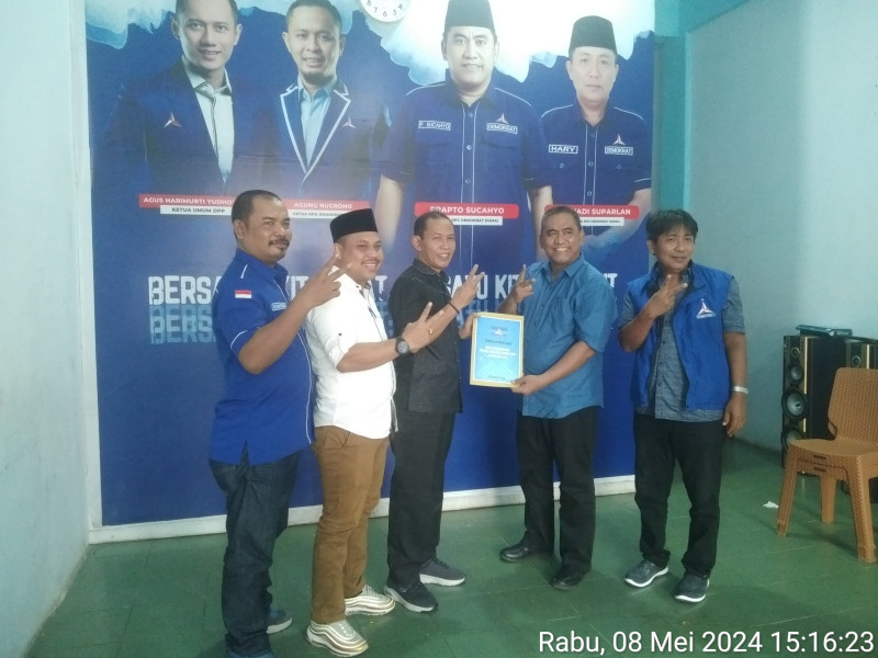 Ambil Formulir,  Sutrisno Mewakili Partai Nasdem Datangi Sekretariat Partai Demokrat Kota Dumai